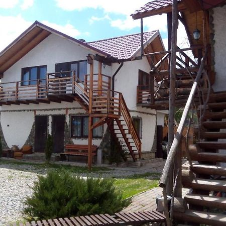 Апартаменти "У Кузьмича" 2 Mykulytjyn Exteriör bild